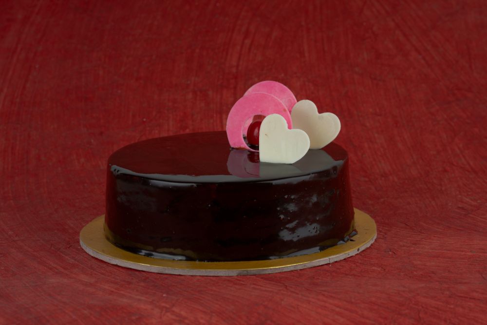 Buy/Send Decorated Chocolate Truffle Cake 1 Kg Eggless Online- FNP-sonthuy.vn
